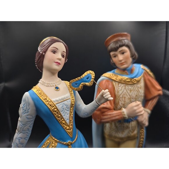 Vintage SET of 2 Lenox Porcelain 9" ROMEO & JULIET Figurines in MINT CONDITION!! - Picture 2 of 15